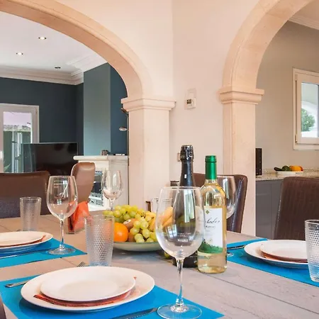 Yoko - Plusholidays Villa *