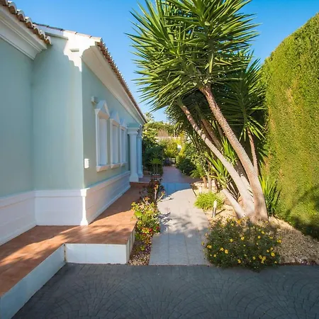 Yoko - Plusholidays Villa